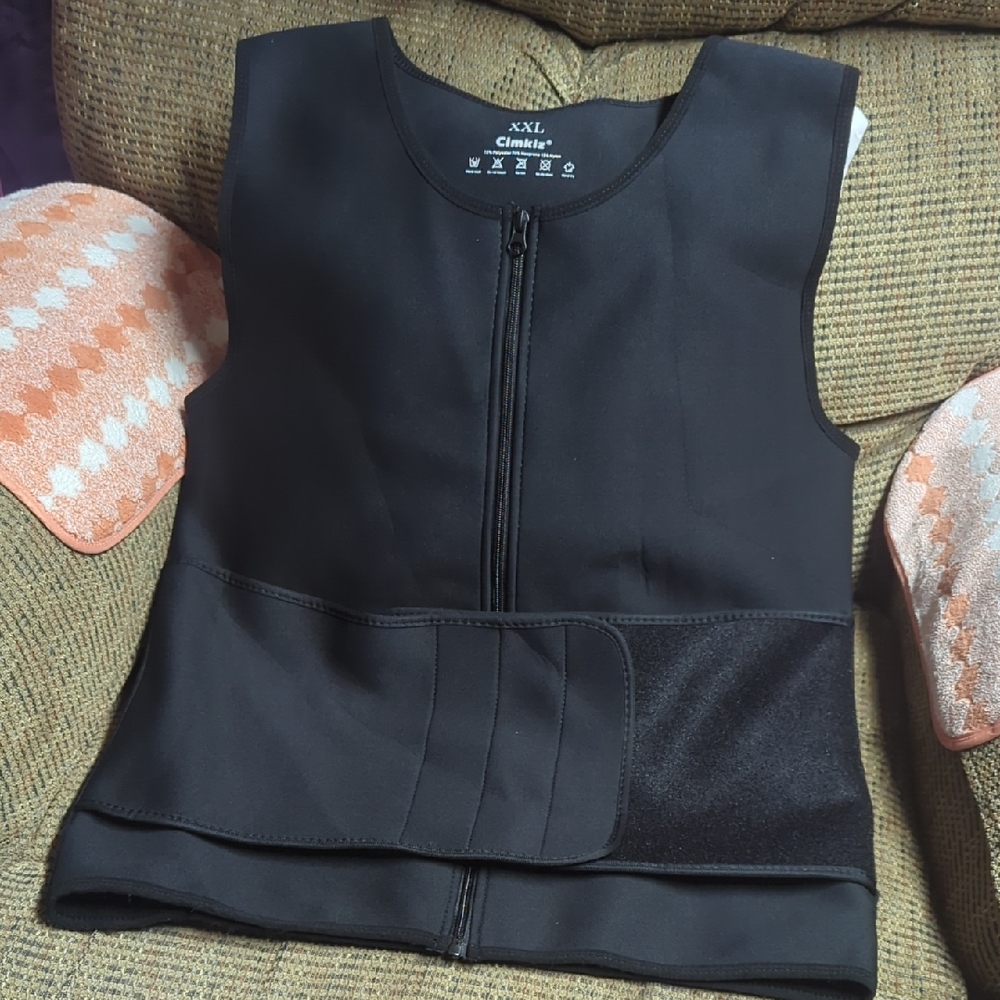 Men's Black Zip-Up Compression Vest Nwot